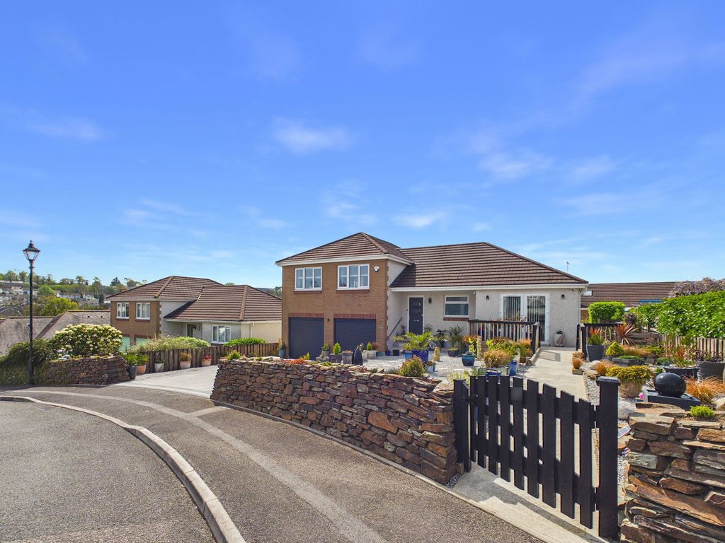 Property photo 1 of 31