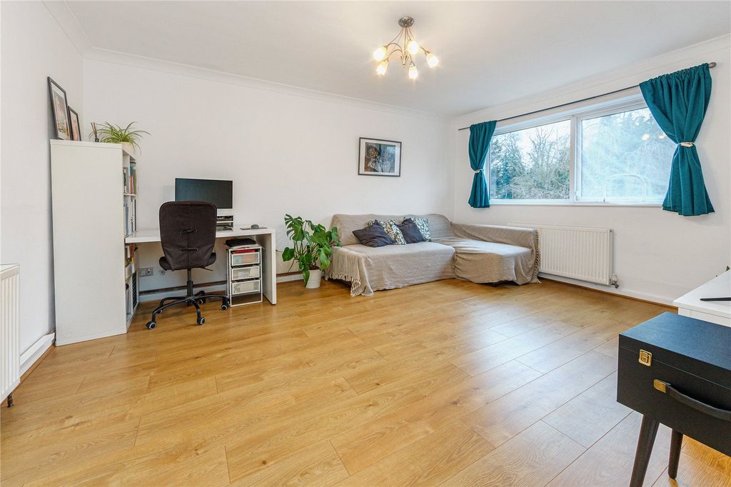 Property photo 2 of 15 Picture No. 17
