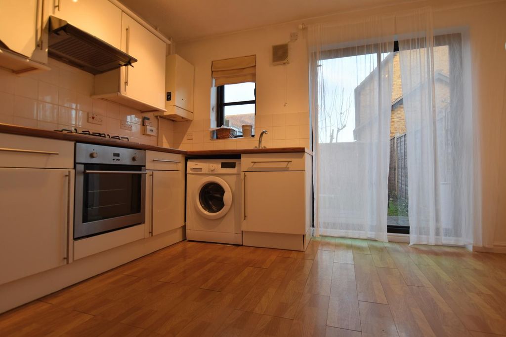 Property photo 3 of 7