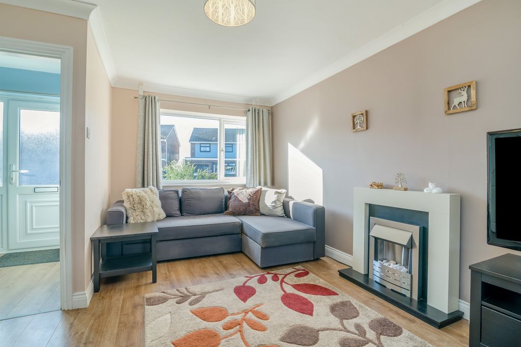 Property photo 3 of 21