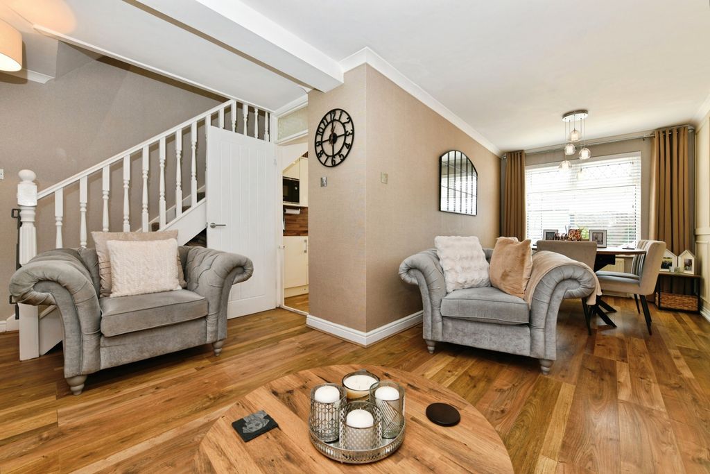 Property photo 2 of 19 Pbox-Img.Jpg