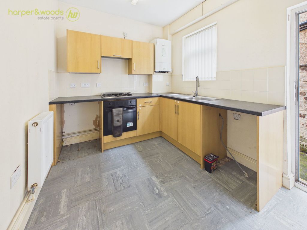 Property photo 2 of 22