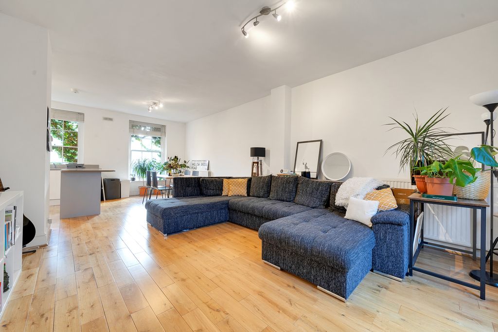 Property photo 1 of 15 Photo 01