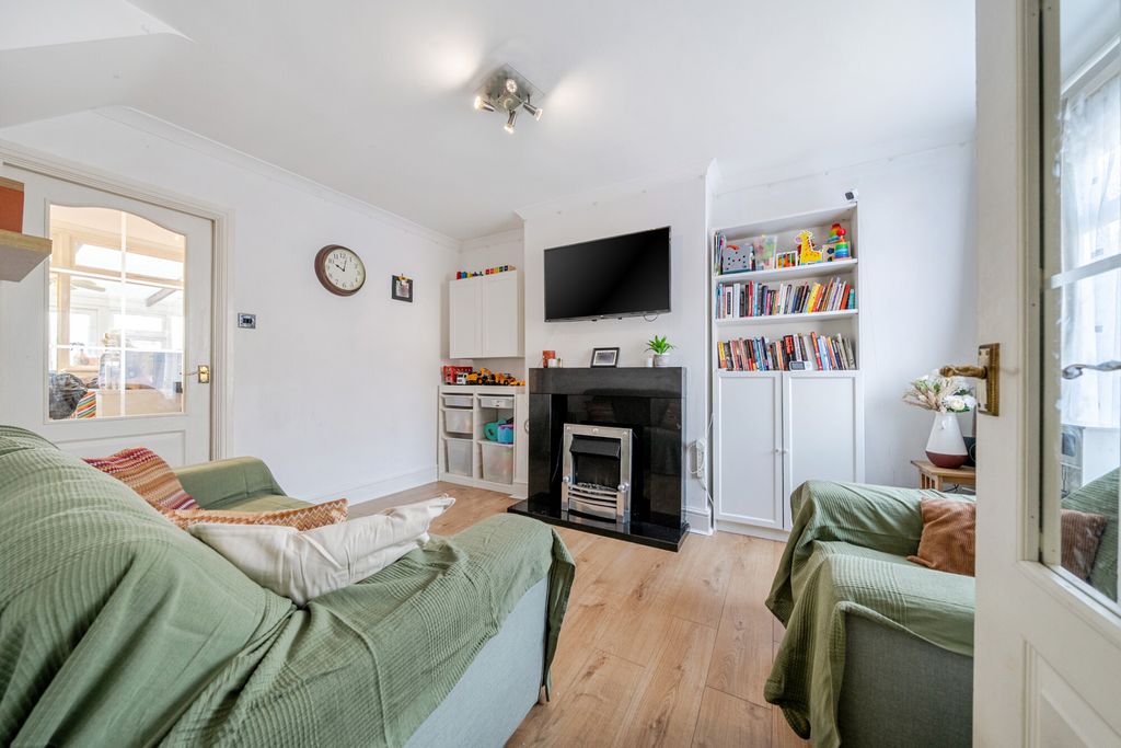 Property photo 2 of 18 Reception