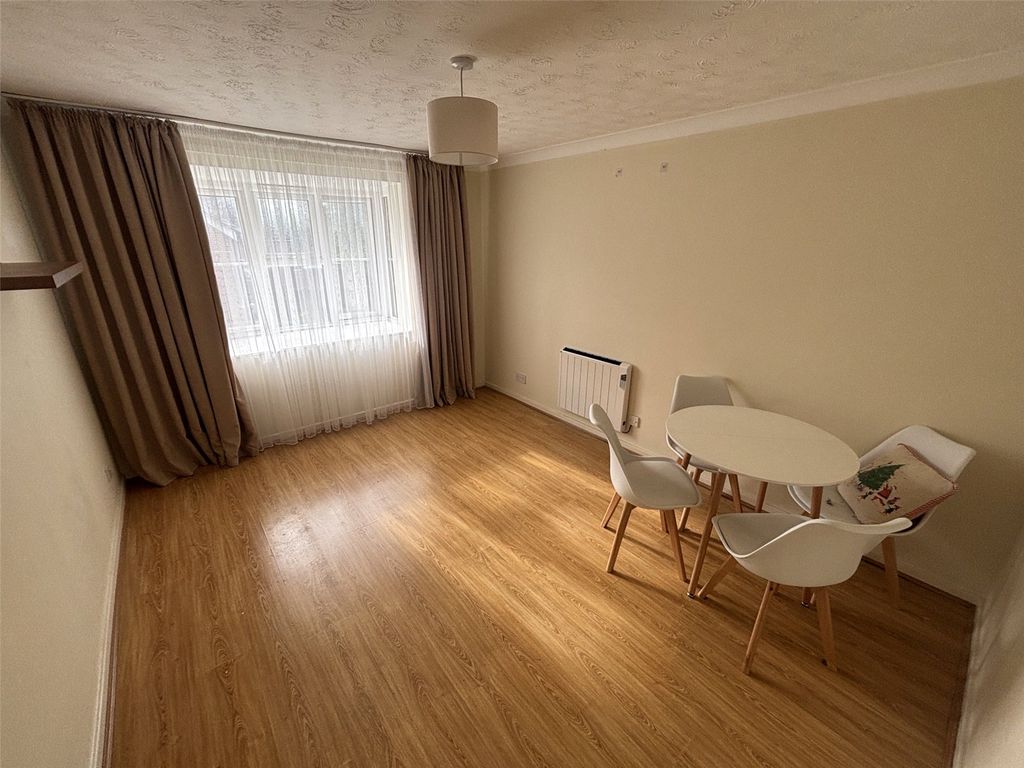 Property photo 2 of 8 Picture No. 04