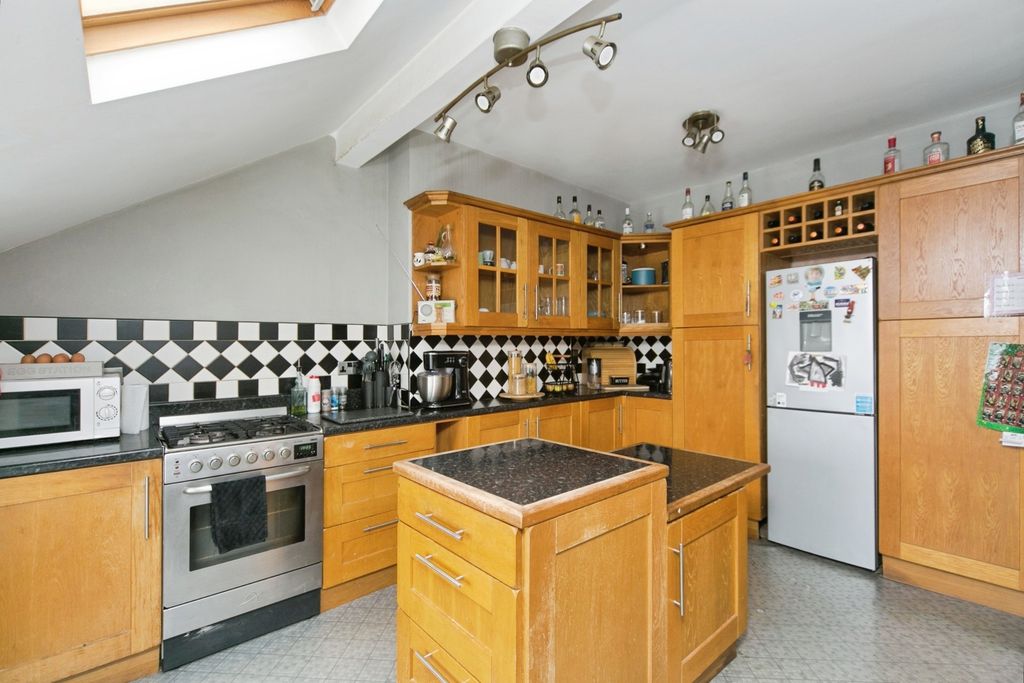 Property photo 3 of 16 Pbox-Img.Jpg