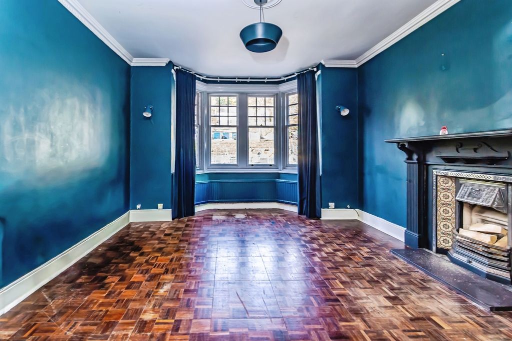 Property photo 2 of 20 Pbox-Img.Jpg