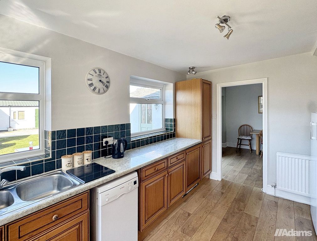 Property photo 2 of 39