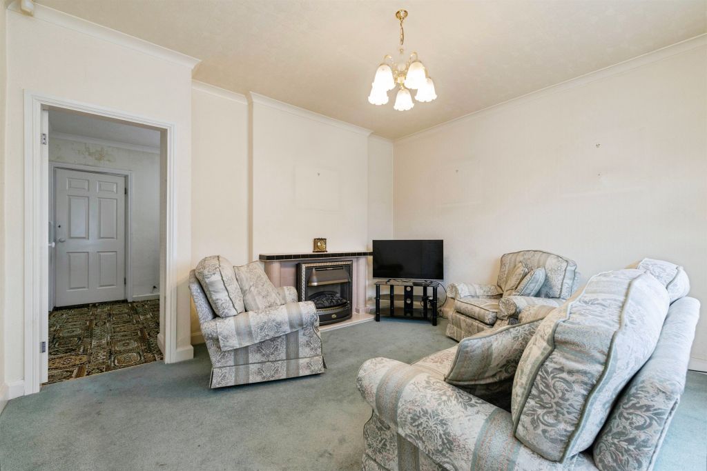 Property photo 3 of 13