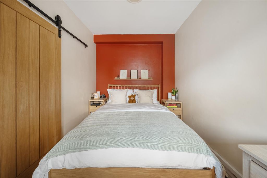 Property photo 2 of 10 Morant House-01.Jpg