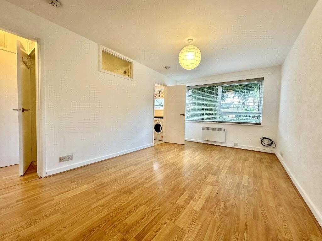 Property photo 2 of 16 Picture No. 11