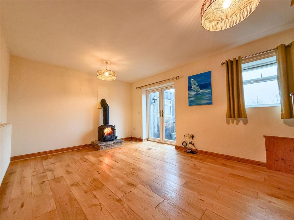 Property photo 2 of 14 Living Room