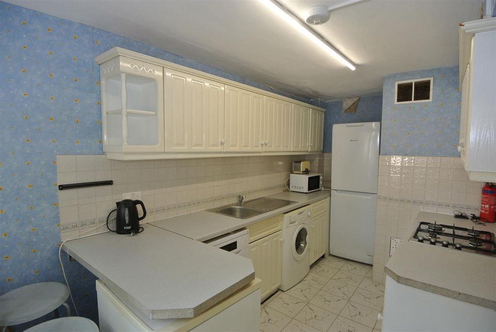 Property photo 2 of 14 Kitchen.Jpg