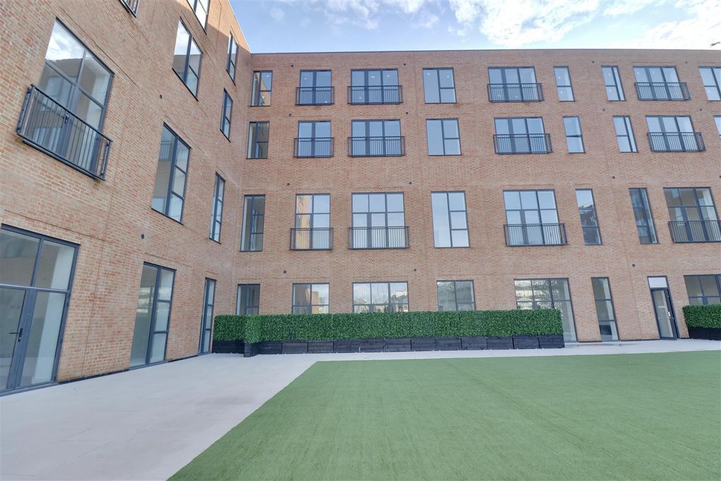 Property photo 3 of 25 C187Ec08-732B-4940-Ae4B-Bf779A7C4Bf9_1_201_A.Jpeg