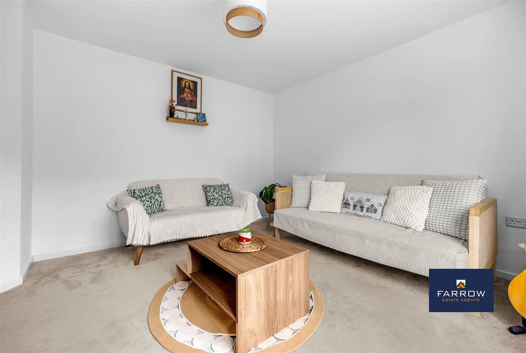 Property photo 2 of 35 Living Room