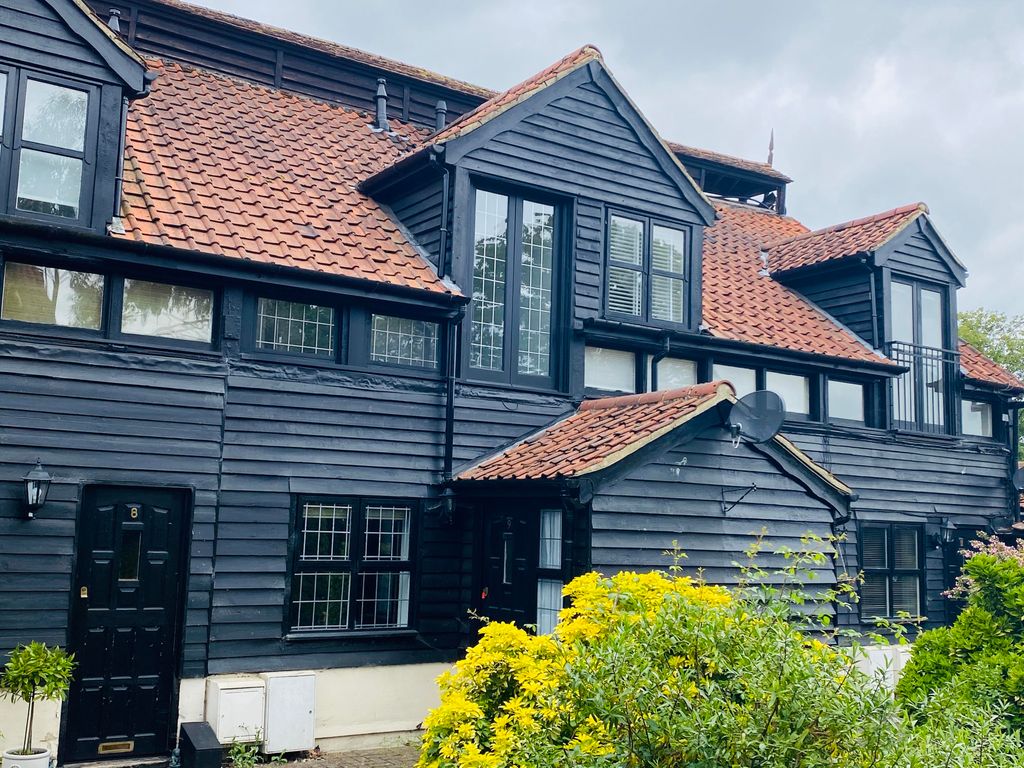 Property photo 1 of 9 Exterior