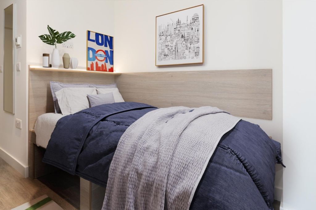 Property photo 1 of 22 Bedroom