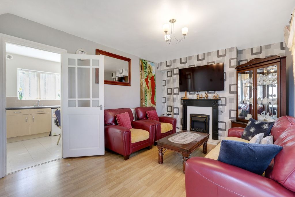Property photo 2 of 13
