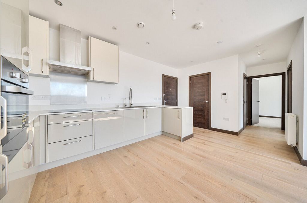 Property photo 2 of 11 Picture No. 27