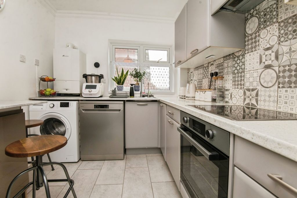 Property photo 3 of 7 Photo