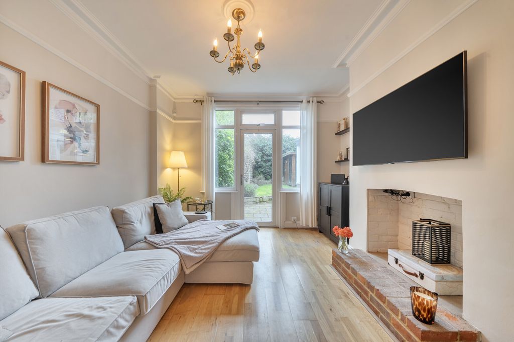 Property photo 3 of 18 1436837-16-69c693...