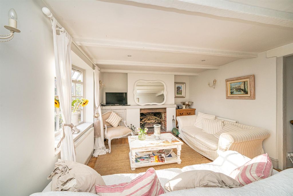 Property photo 2 of 15 18-Chapel-Street-1001.Jpg