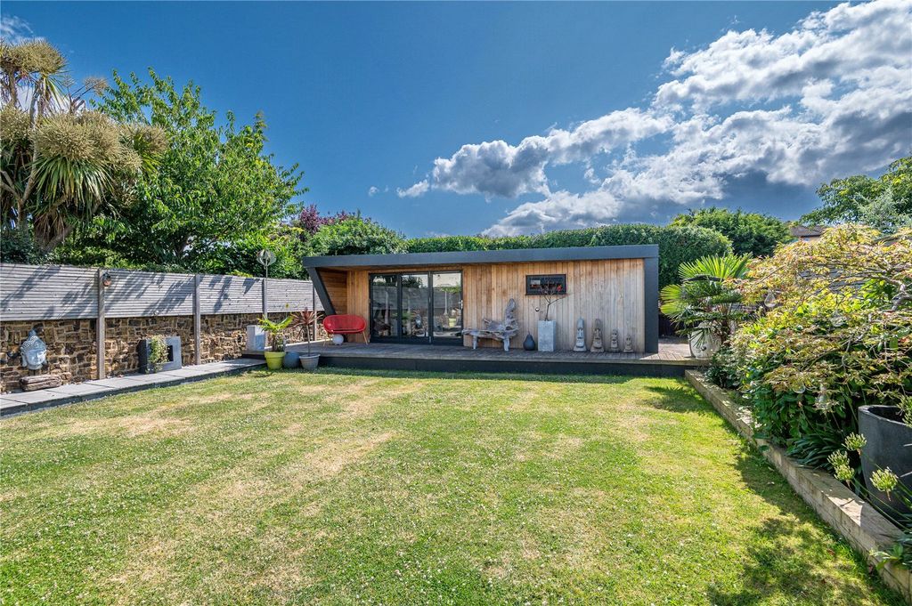 Property photo 2 of 19 Picture No. 37