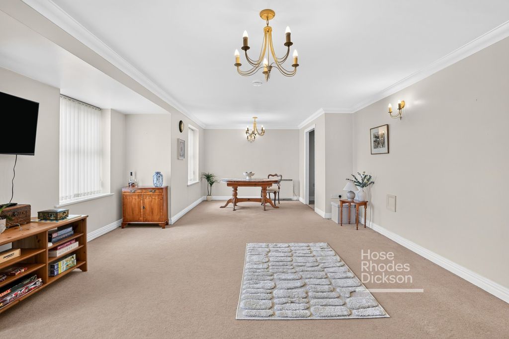 Property photo 3 of 14 Pbox-Img.Jpg