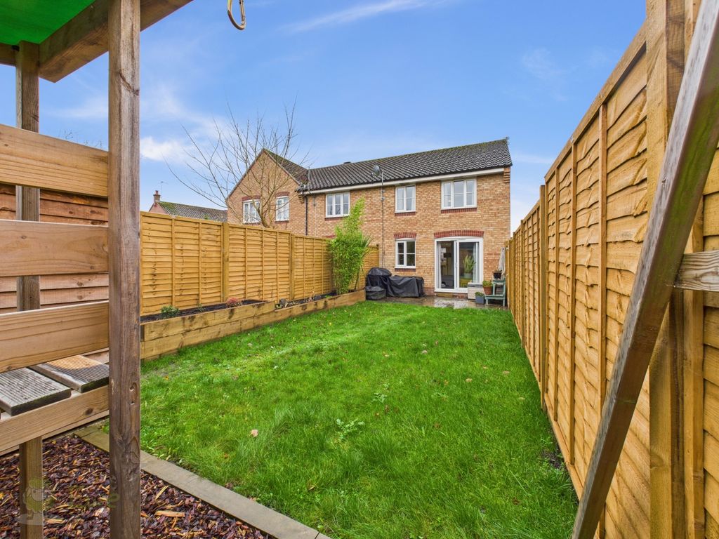 Property photo 3 of 11 Cam03589G0-Pr0085-Still002