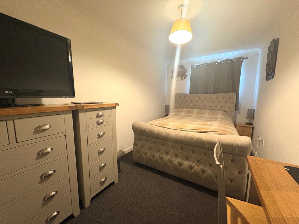 Property photo 3 of 5