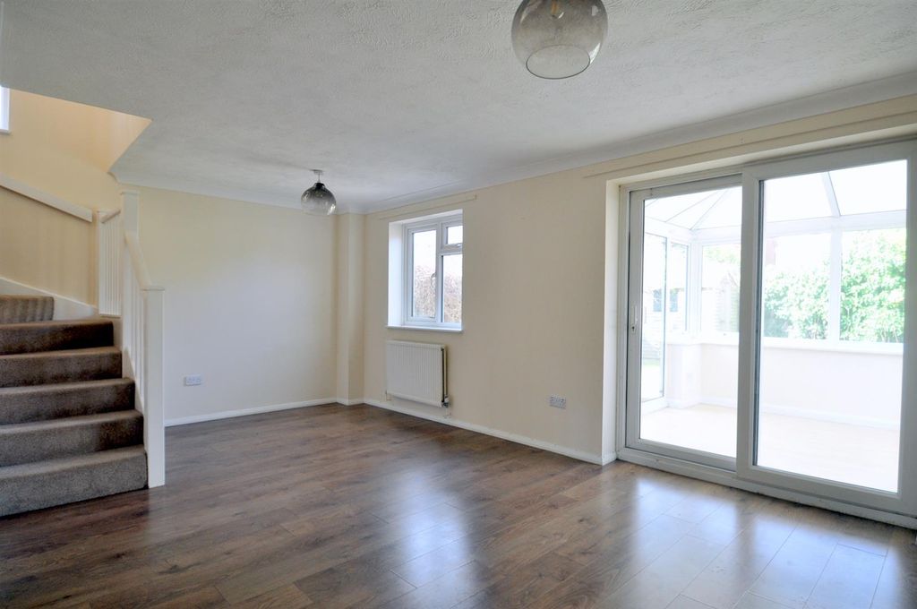 Property photo 3 of 15 Living Room
