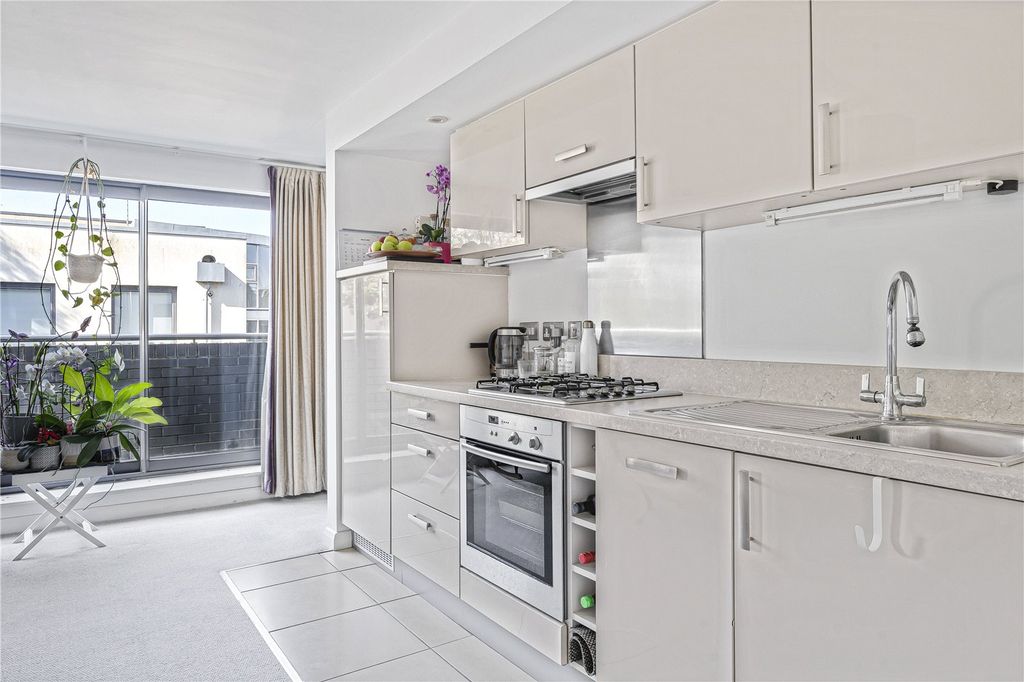 Property photo 2 of 13 Picture No. 10