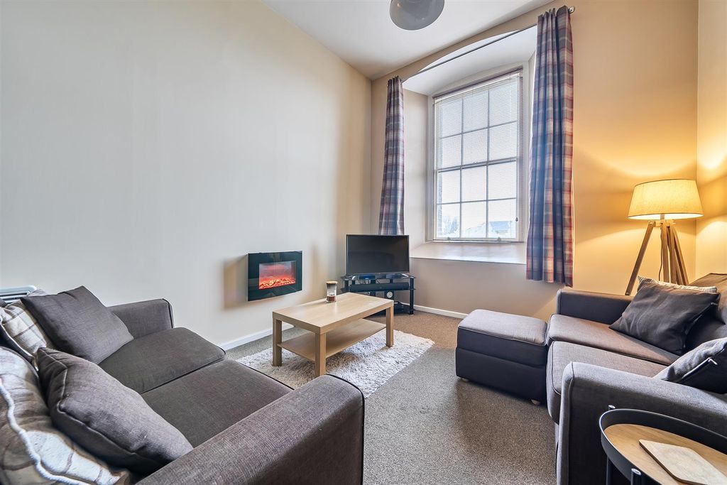 Property photo 2 of 14 Living Room