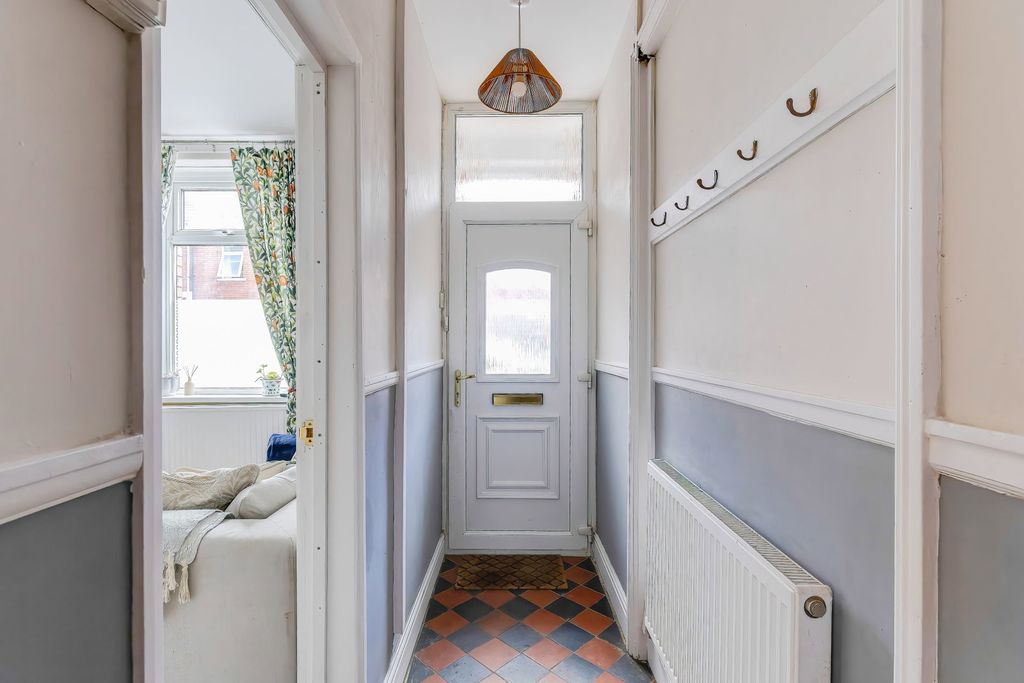Property photo 2 of 35