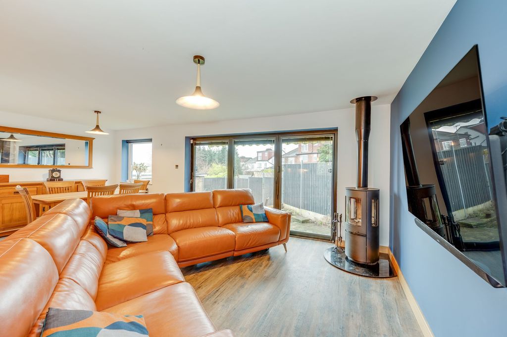 Property photo 1 of 30