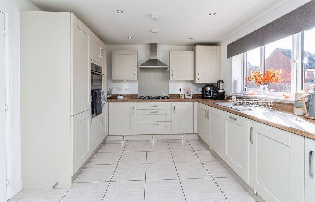 Property photo 3 of 29 Stone23
