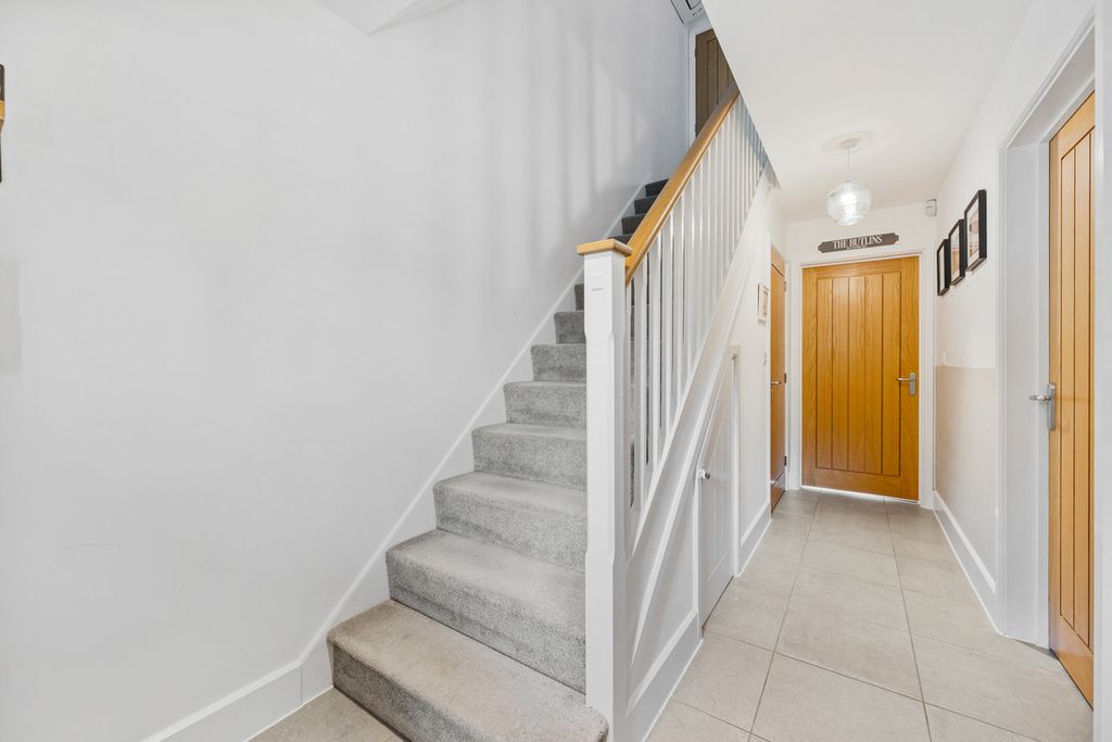 Property photo 2 of 29