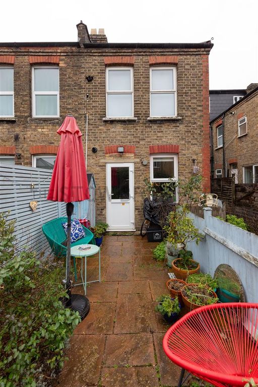 Property photo 2 of 23