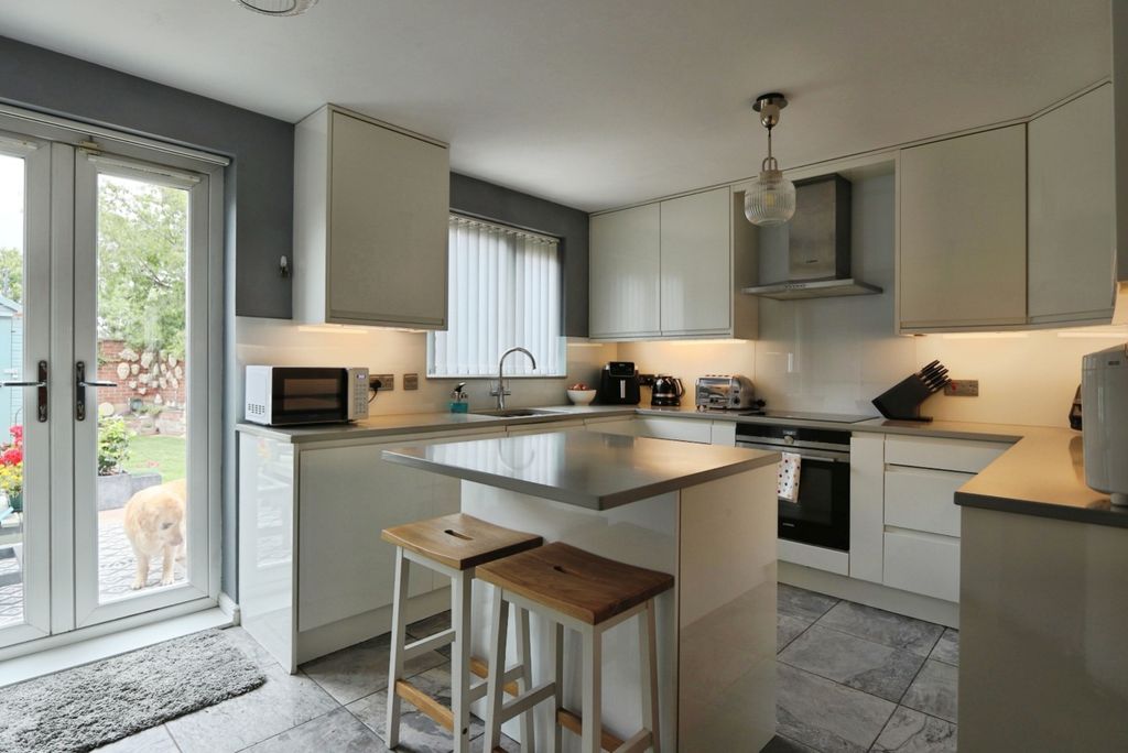 Property photo 3 of 18 4279486