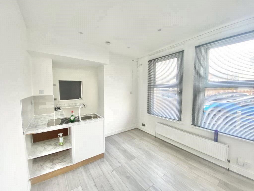 Property photo 3 of 9 Picture No. 24