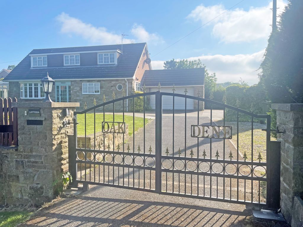 Property photo 1 of 28 Front Gate