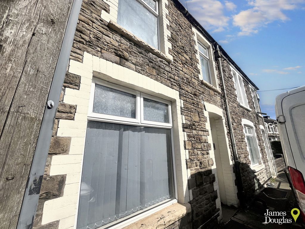 Property photo 2 of 20 Front2