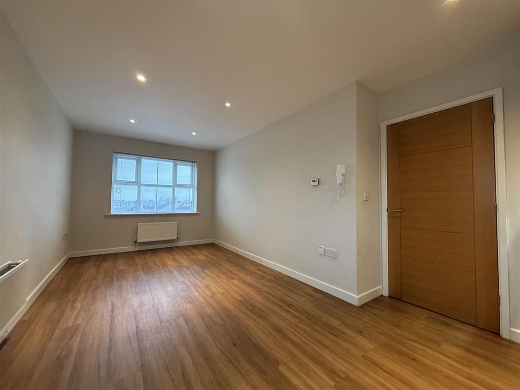 Property photo 2 of 7 Img_5136.Jpg