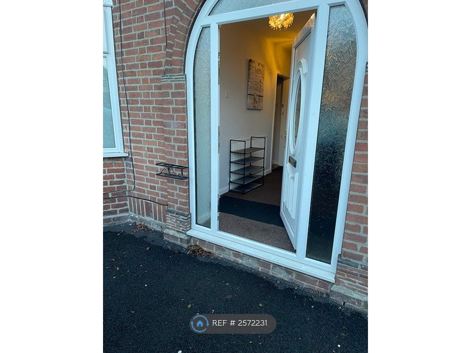 Property photo 3 of 18 Lovely Well Looked After Home.