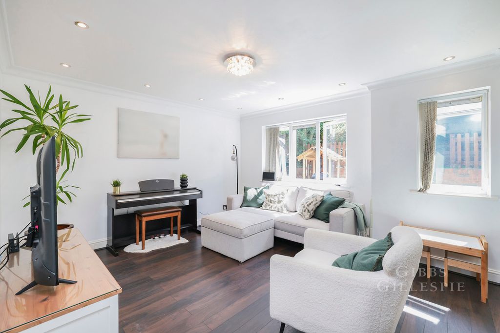 Property photo 2 of 20 Pbox-Img.Jpg