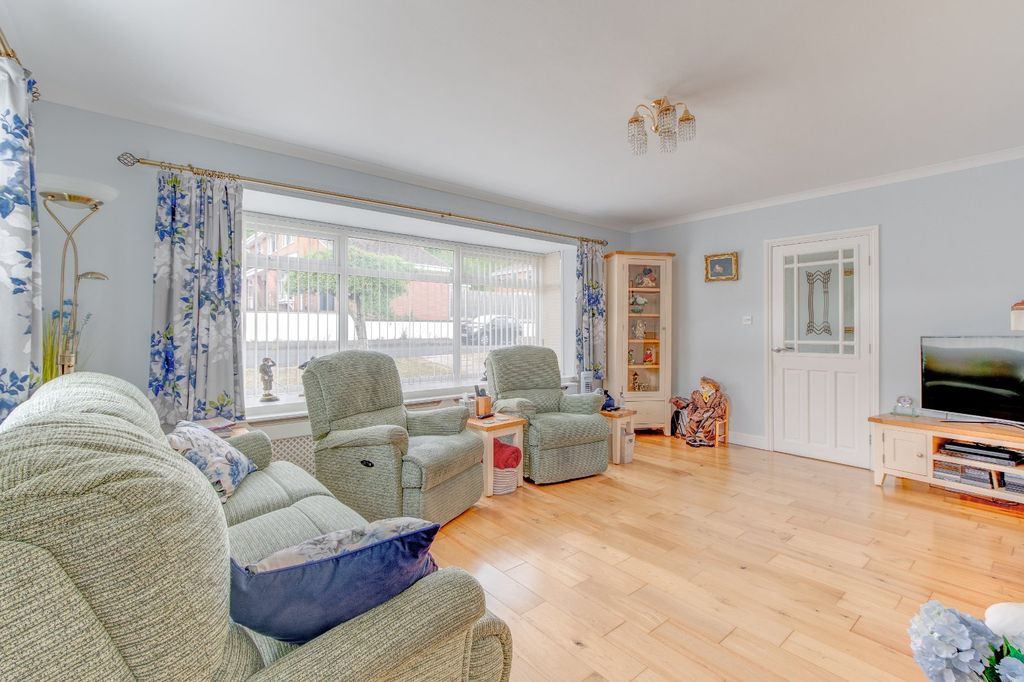 Property photo 3 of 18 Picture No. 10