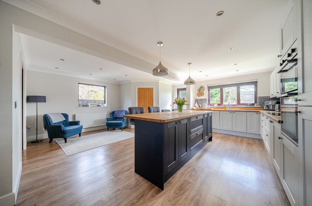 Property photo 2 of 23 1434955-7-69cc23c...