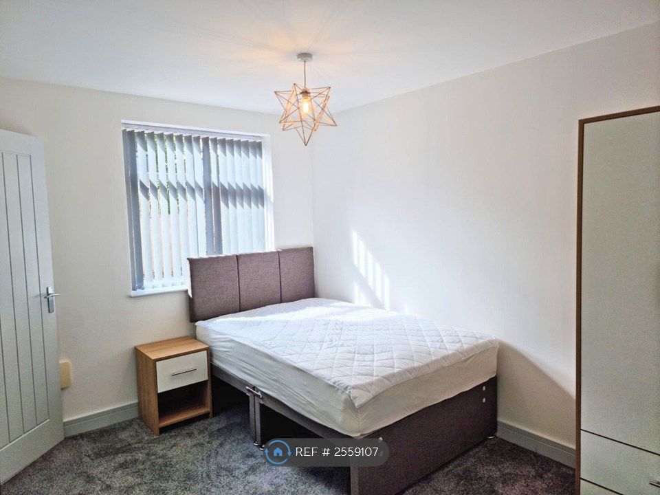 Property photo 3 of 32