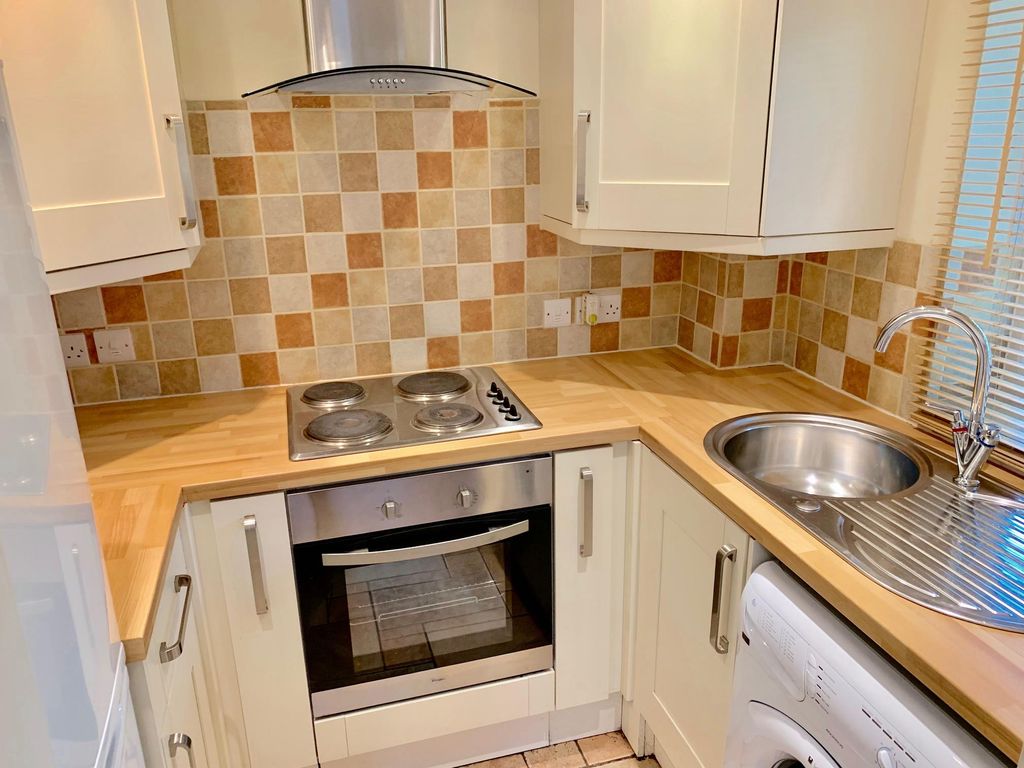 Property photo 1 of 5 Kitchen