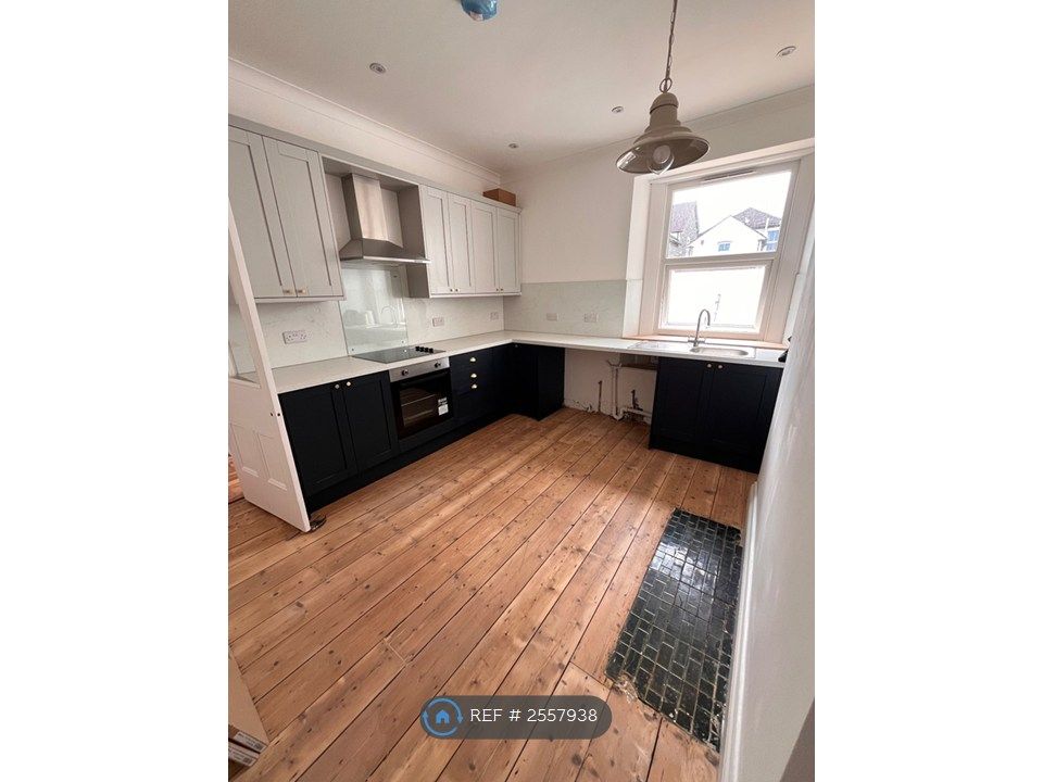 Property photo 3 of 15 Kitchen